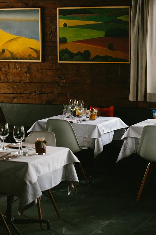 Hotel & Restaurant Zum Schwarzen Baeren Andermatt Dış mekan fotoğraf